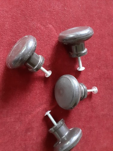 4stk schwarze alte knöpfe - alte,